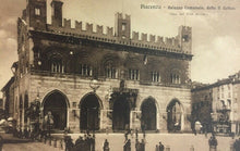 Carica l'immagine nel visualizzatore di Gallery, CARTOLINA PIACENZA PALAZZO COMUNALE ANNI 30 CC01