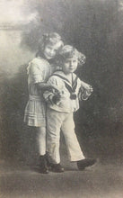 Carica l'immagine nel visualizzatore di Gallery, CARTOLINA BAMBINI 1925 CC03