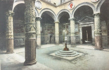 Carica l'immagine nel visualizzatore di Gallery, CARTOLINA FIRENZE CORTILE DI PALAZZO VECCHIO 1921 CC04