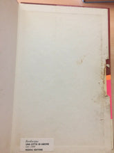 Carica l'immagine nel visualizzatore di Gallery, UNA CITTÀ IN AMORE A. BEVILACQUA I ED. 1971 I469