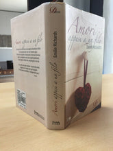 Carica l'immagine nel visualizzatore di Gallery, AMORI APPESI A UN FILO EMILIE RICHARDS AA291