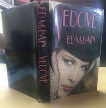 Carica l'immagine nel visualizzatore di Gallery, VEDOVE ED McBAIN AA328