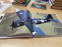 Carica l'immagine nel visualizzatore di Gallery, LEGENDARY WARBIRDS AEREI DA COMBATTIMENTO IN VOLO L. CALIARO W514