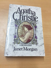 Carica l'immagine nel visualizzatore di Gallery, A BIOGRAPHY JANET MIRGAN AGATHA CHEISTIE LINGUA INGLESE  AB137