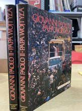 Carica l'immagine nel visualizzatore di Gallery, GIOVANNI PAOLO II PAPÀ WOJTYLA 2 VOLL. EUROPEAN BOOK B640