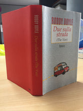 Carica l'immagine nel visualizzatore di Gallery, DUE SULLA STRADA RODDY DOYLE AB304