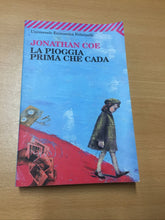 Carica l'immagine nel visualizzatore di Gallery, LA PIOGGIA PRIMA CHE CADA JONATHAN COE AB486