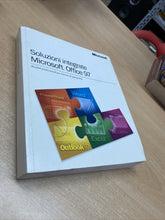 Carica l'immagine nel visualizzatore di Gallery, MICROSOFT OFFICE 97 USER BOOK BB48
