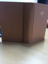 Carica l'immagine nel visualizzatore di Gallery, VASCO PRATOLINI LO SCIALO II AB658