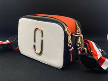 Carica l'immagine nel visualizzatore di Gallery, BORSA POCHETTE IN ECOPELLE BAG01