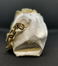 Carica l'immagine nel visualizzatore di Gallery, BORSA POCHETTE BIANCA IN ECOPELLE BAG03