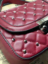 Carica l'immagine nel visualizzatore di Gallery, BORSA POCHETTE BORDO’ IN ECOPELLE BAG03