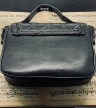 Carica l'immagine nel visualizzatore di Gallery, BORSA POCHETTE NERA IN ECOPELLE BAG05