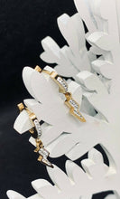 Carica l'immagine nel visualizzatore di Gallery, ORECCHÌNI FULMINE col. ORO JEW07