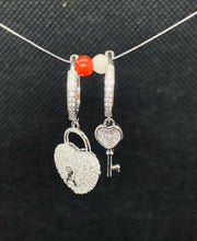 Carica l'immagine nel visualizzatore di Gallery, ORECCHÌNI LUCCHETTO E CHIAVE col. ARGENTO JEW15