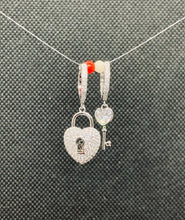 Carica l'immagine nel visualizzatore di Gallery, ORECCHÌNI LUCCHETTO E CHIAVE col. ARGENTO JEW15