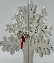 Carica l'immagine nel visualizzatore di Gallery, BRACCIALE DONNA RIGIDO CON CIONDOLI col. ARGENTO JEW34