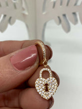 Carica l'immagine nel visualizzatore di Gallery, ORECCHINI CHIAVE E CUORE col. ORO JEW35