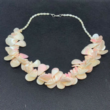 Carica l'immagine nel visualizzatore di Gallery, COLLANA DONNA IN MADREPERLA NEK77