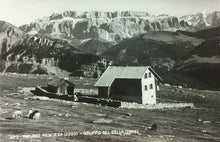 Carica l'immagine nel visualizzatore di Gallery, CARTOLINA DOLOMITI RIFUGIO RESCIESA GRUPPO DEL SELLA BC06
