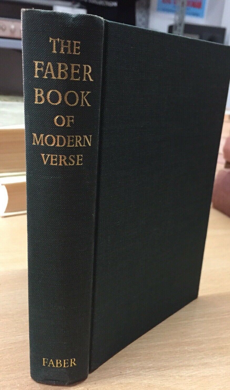 THE FABER BOOK OF MODERN VERSE H549