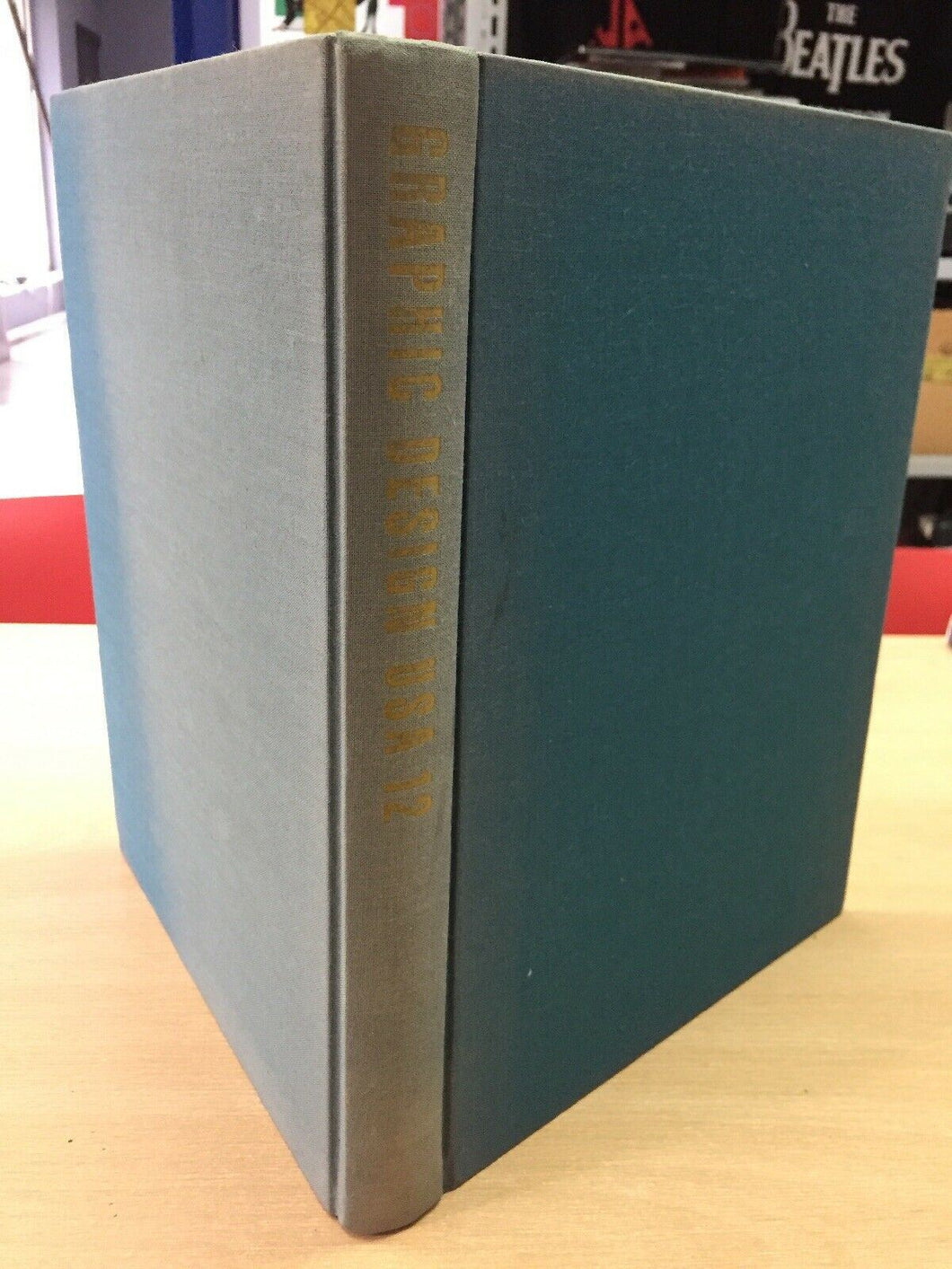 GRAPHIC DESIGN USA 12 I343