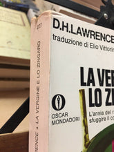 Carica l&#39;immagine nel visualizzatore di Gallery, LA VERGINE E LO ZINGARO D. H. LAWRENCE OSCAR MONDADORI K88
