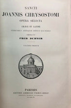 Carica l&#39;immagine nel visualizzatore di Gallery, SANCTI JOANNIS CHRYSOSTOMI OPERA SELECTA F. DÜBNER O80
