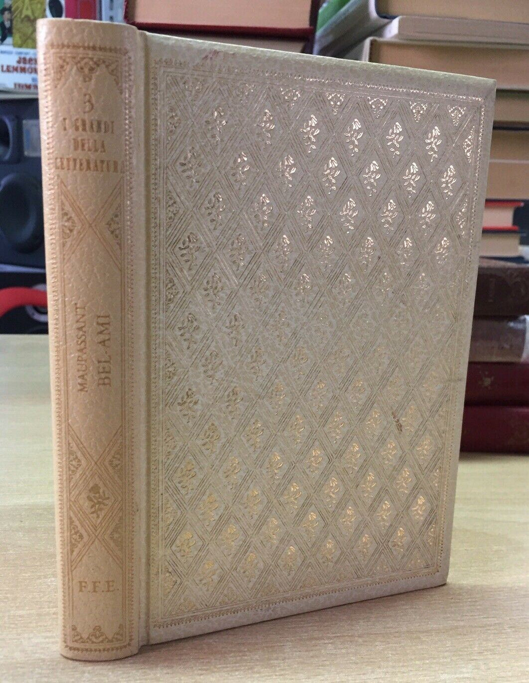 BEL AMI G. DE MAUPPASSANT J698