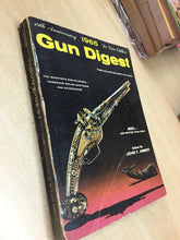 Carica l&#39;immagine nel visualizzatore di Gallery, GUN DIGEST 1965 DELUXE EDITION V64

