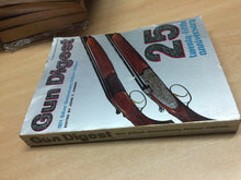 Carica l&#39;immagine nel visualizzatore di Gallery, GUN DIGEST 1971 DELUXE EDITION V73
