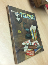 Carica l&#39;immagine nel visualizzatore di Gallery, SHOOTER’S BIBLE TREASURY 1970 V87
