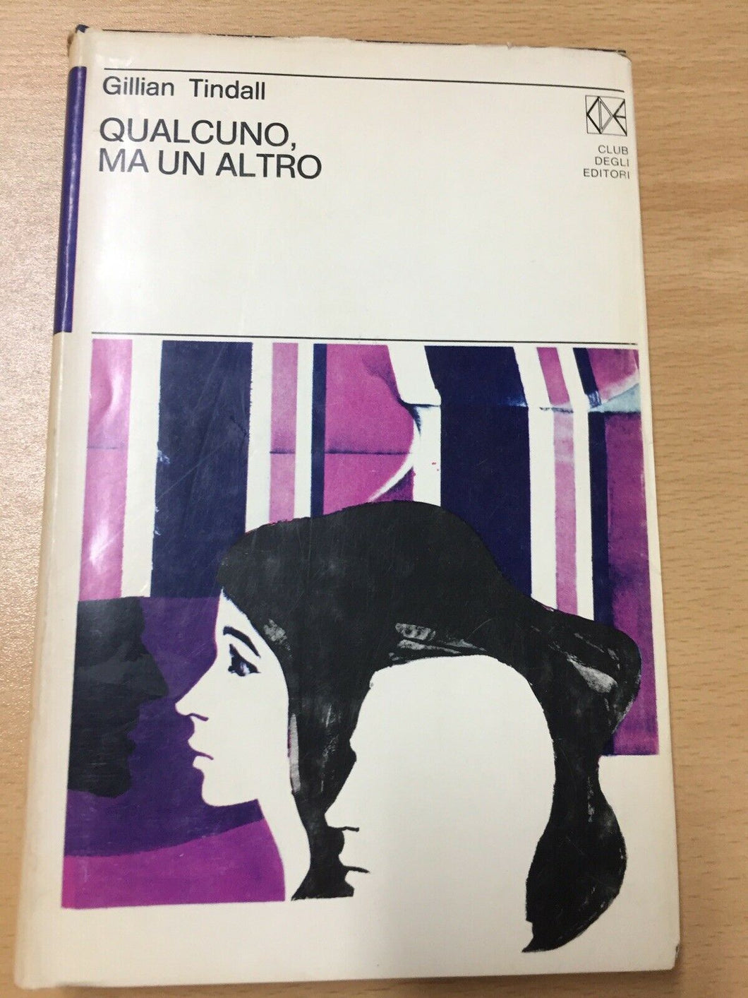 QUALCUNO, MA UN ALTRO GILLIAN TINDALL AA161