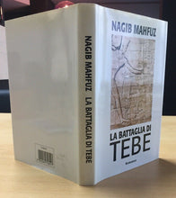 Carica l&#39;immagine nel visualizzatore di Gallery, LA BATTAGLIA DI TEBE NAGIB MAHFUZ AA202
