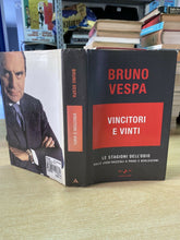 Carica l&#39;immagine nel visualizzatore di Gallery, VINCITORI E VINTI B. VESPA W468
