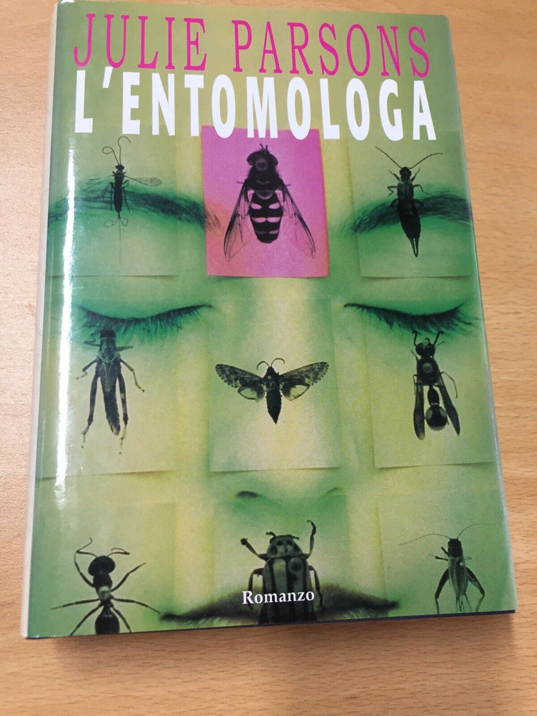 L’ENTOMOLOGA JULIE PARSONS  AA323