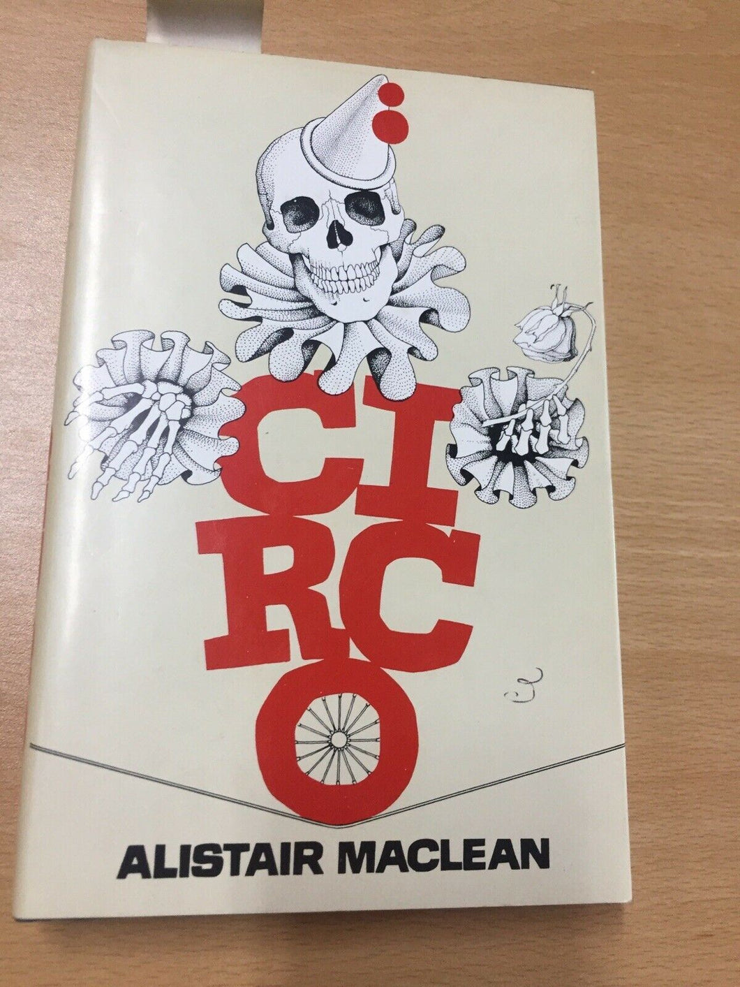 CIRCO ALISTAIR MACLEAN AA519
