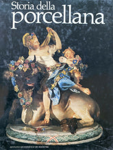 Carica l&#39;immagine nel visualizzatore di Gallery, STORIA DELLA PORCELLANA P. ATTERBURY B638
