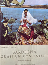 Carica l&#39;immagine nel visualizzatore di Gallery, SARDEGNA QUASI UN CONTINENTE VOLUME UNICO M. SERRA BC02
