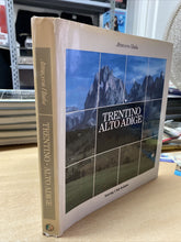 Carica l'immagine nel visualizzatore di Gallery, TRENTINO ALTO ADIGE ATTRAVERSO L’ITALIA TOURING CLUB ITALIANO BA09
