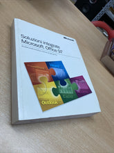 Carica l&#39;immagine nel visualizzatore di Gallery, MICROSOFT OFFICE 97 USER BOOK BB48
