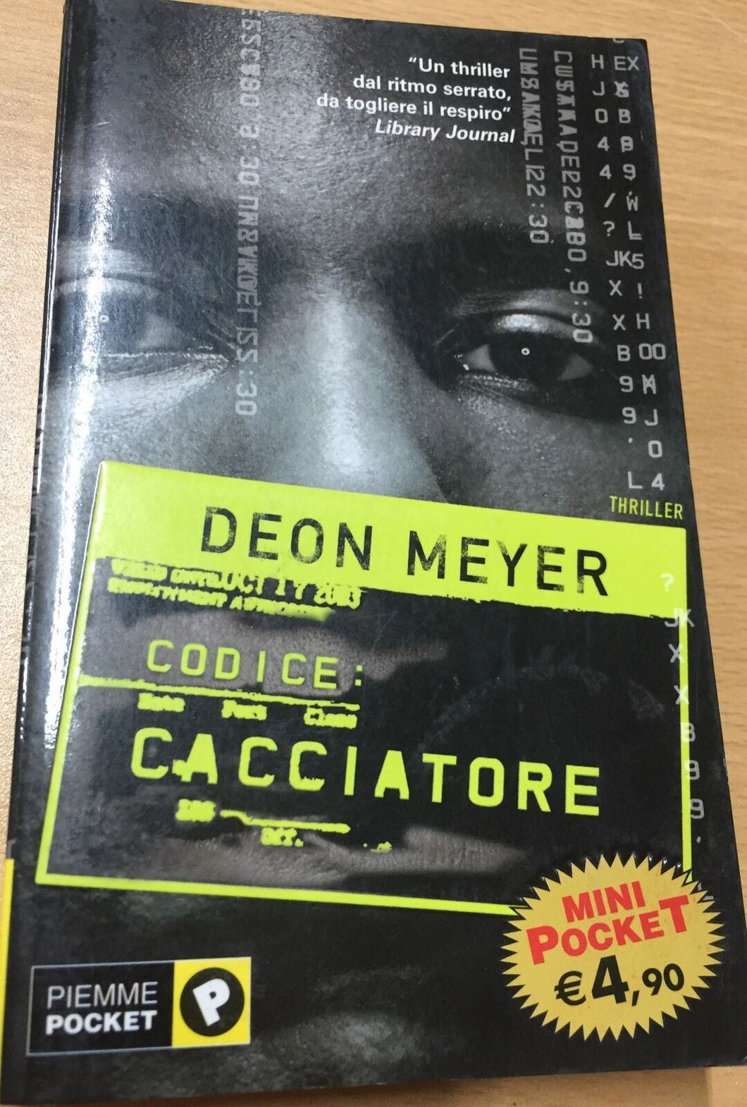 CODICE:CACCIATORE DEON MEYER  AE403