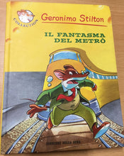 Carica l&#39;immagine nel visualizzatore di Gallery, GERONIMO STILTON IL FANTASMA DEL METRÓ AC22
