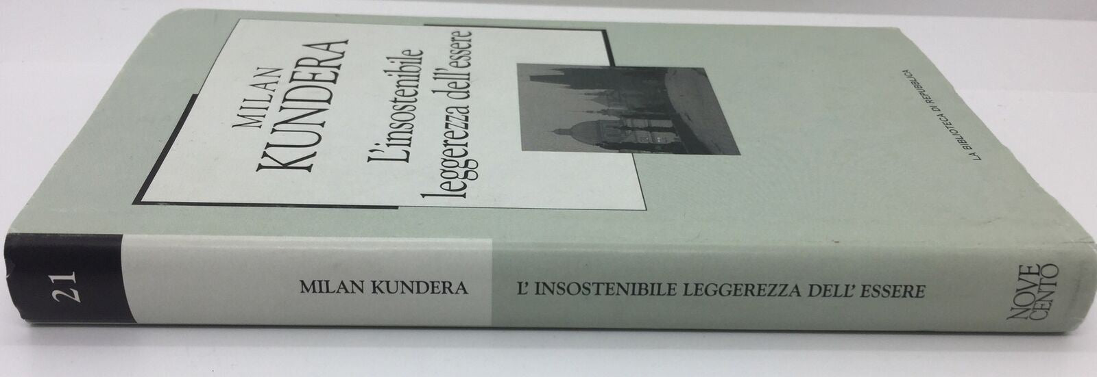 L'INSOSTENIBILE LEGGEREZZA DELL'ESSERE MILAN KUNDERA AC599 –  liberamentestore