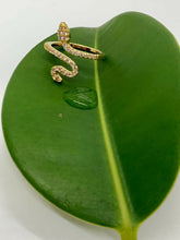 Carica l&#39;immagine nel visualizzatore di Gallery, ANELLO DONNA SERPENTE col. ORO JEW43
